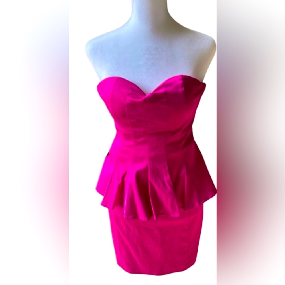 Bebe Barbie Hot Pink Women’s strapless peplum dress size 2